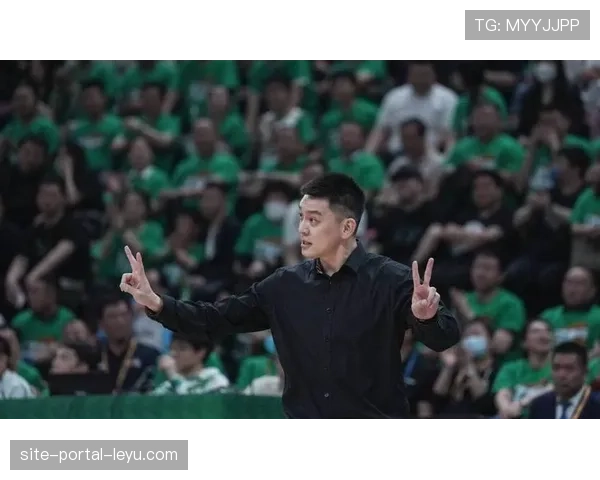 【2026年4月CBA联赛·人物·专访杨鸣教练接受专访，谈论辽宁队卫冕之路的挑战与准备